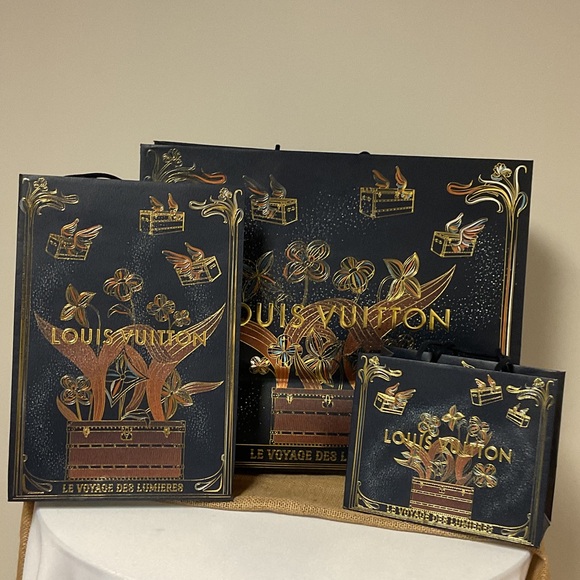 Louis Vuitton Holiday 2025 Limited Edition Shopping gift bags Collection.